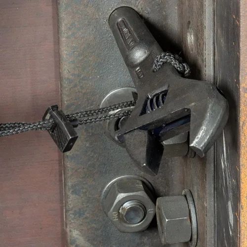 Vista 7 de Klein Tools 3239 - Llave de espiga ajustable, fabricada en Estados Unidos, 16 pulgadas de longitud, apertura de llave de 1-58, se adapta a tuercas