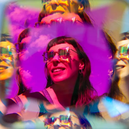 Vista 6 de GloFX Gafas de caleidoscopio cuadradas Marco de metal MC Squared Rainbow Light Diffraction EDM Festival Rave Prism Gafas
