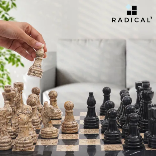 Vista 3 de Radicaln Juego de ajedrez de mármol de 15 pulgadas hecho a mano negro y coral fósil clásico juego de mesa de estrategia para adultos, tablero
