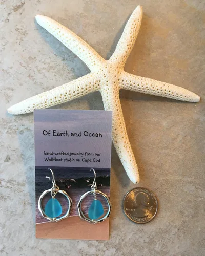 Vista 4 de Pendientes de cristal de mar de las olas del océano, aro chapado en plata hecho a mano con cristal turquesa, Vidrio