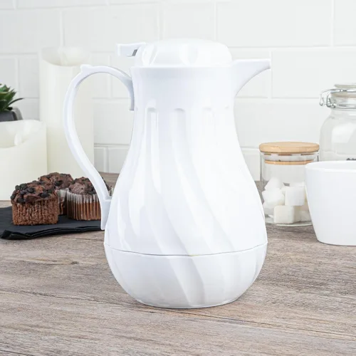 Vista 4 de Restaurantware Paquete de 10 jarras térmicas de plástico de 20 onzas con mango ergonómico, cafetera blanca con boquilla sin goteo, para catering