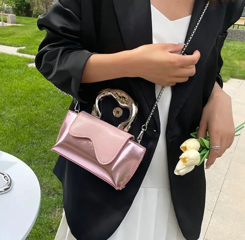 Vista 2 de Bolso pequeño de color plateado, bolsos cruzados, bolsos de noche Y2K, bolso de mano para mujer, bolsos de hombro, bolsa de mano para mujer 2023