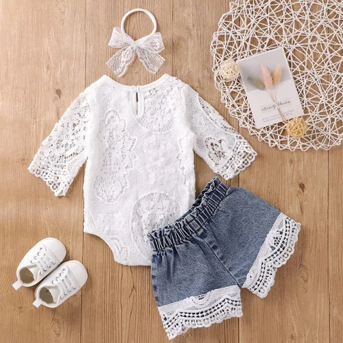 Vista 7 de ODIMAME Conjunto de ropa para bebé niña con encaje blanco + jeans rasgados + diadema, conjunto de ropa de verano de 3 piezas