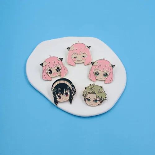 Vista 5 de S x Family Loids - Broche para disfraz - Lindos pines de metal Anya Yor Forger - Colección de anime regalos de cosplay para niños niñas adolescentes