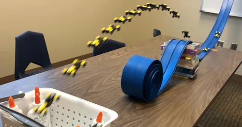 Vista 7 de Blu Track® Classic - Juego de iniciación de 15 pies, pista de carreras