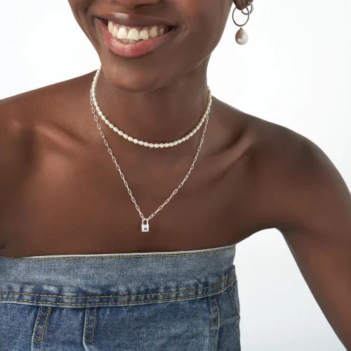 Vista 2 de OAK & LUNA - Collar personalizado con candado inicial con opciones de diamante - Delicado regalo para mamá, abuela, ella, mujeres - Navidad