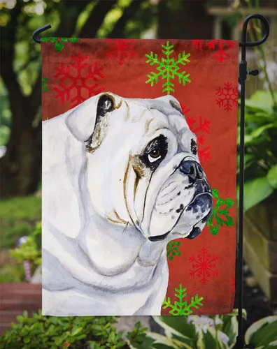 Vista 3 de Caroline's Treasures LH9319GF Bandera de jardín de Navidad con diseño de bulldog inglés con copos de nieve rojos y verdes, bandera decorativa
