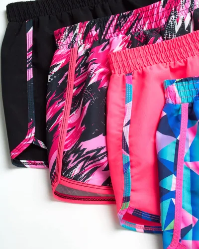 Vista 3 de dELiA*s Pantalones cortos deportivos para niña, paquete de 4 pantalones cortos deportivos para correr con riñonera (7-16)