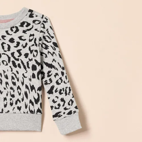Vista 2 de Tienda Essentials Sudaderas de forro polar con cuello redondo para niñas y niños pequeños, paquete de 2