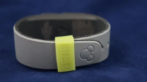 Vista 6 de Bitbelt - Banda mágica Charge/Force/Vivofit/Disney - Paquete de 2 Hemos inventado la "Fitbit Clasp Fix".