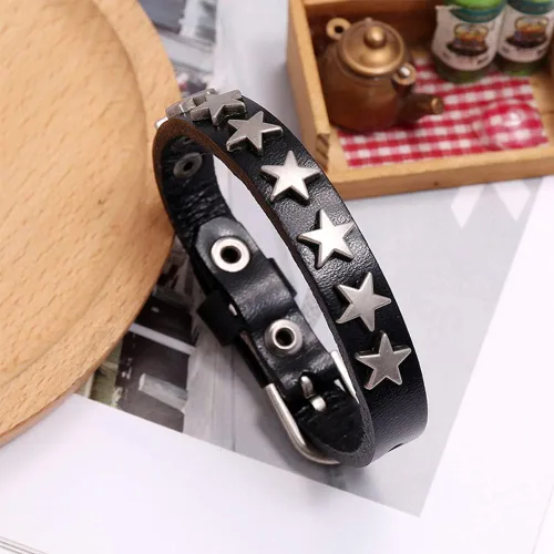 Vista 3 de YWMAN 2 pulseras góticas con tachuelas de pentagrama – Pulsera de cuero vintage con estrella – Pulsera de muñeca de roca hebilla joyería