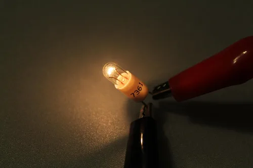 Vista 4 de Paquete de componentes electrónicos fáciles para experimentos de libros de Charles Platt