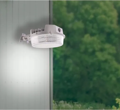 Vista 3 de HALO Luz de pared LED para exteriores del atardecer al amanecer – Luz de área, calle, garaje, estacionamiento, granero, luz de seguridad – 4000
