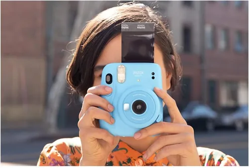 Vista 8 de Fujifilm Instax Mini 11 Blue Holiday Bundle 2022