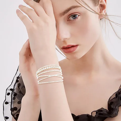 Vista 2 de Suyi Pulsera de diamantes de imitación para mujer, pulsera de plata multicapa, pulseras trenzadas Craystal