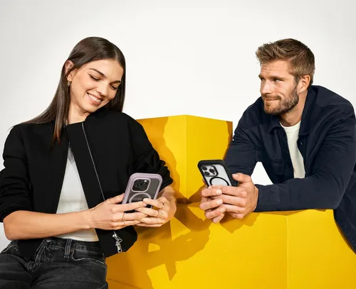 Vista 5 de OtterBox Funda para iPhone 16e, iPhone 15, iPhone 14 y iPhone 13 Defender Series XT con MagSafe, sin pantalla, resistente, embalaje no minorista