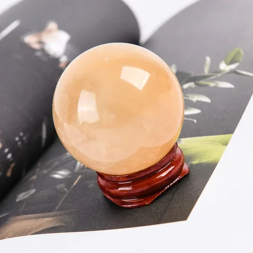 Vista 2 de Escultura de esfera de adivinación de cristal curativo de citrino natural con soporte de madera Feng Shui Chakra Aura, decoración de escritorio