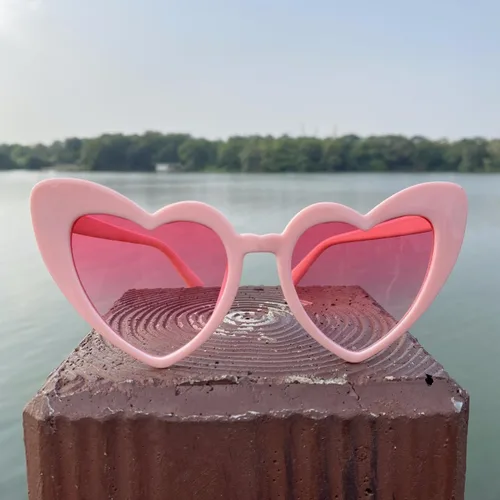 Vista 5 de Lentes de sol de corazón para mujer, diseño de ojo de gato con forma de corazón, lindos lentes de amor, protección UV