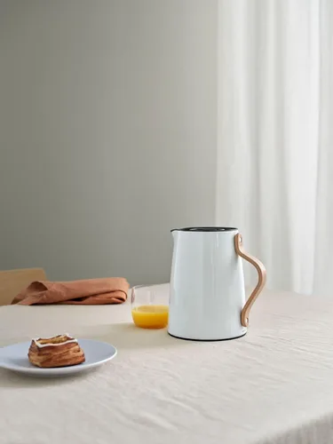 Vista 4 de Stelton Emma - Jarra de té al vacío, tetera aislada de plástico con tapa e inserto térmico de acero inoxidable para bebidas calientes, diseño