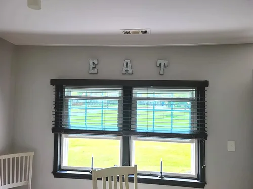 Vista 8 de Zoreal Letrero de comer galvanizado con letras rústicas de metal para decoración de pared