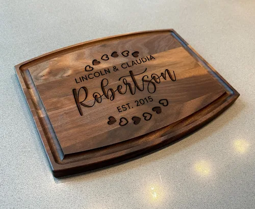 Vista 7 de Tablas de cortar personalizadas Madera Grabada Regalo de inauguración de la casa Tabla de cortar personalizada Mr Mrs Tabla de cortar grabada