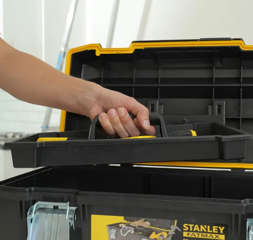 Vista 10 de STANLEY FATMAX - Caja de herramientas impermeable de 22.8 in, resistente al agua, gran capacidad de almacenamiento, ranura en V para corte extra
