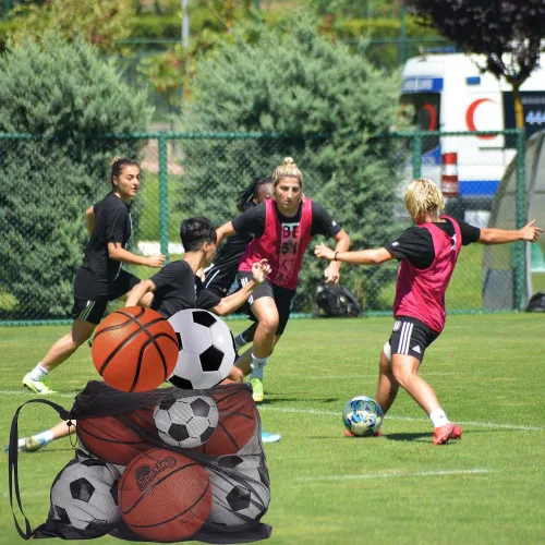 Vista 6 de Bolsa de malla con cordón de alta calidad: organiza, almacena y transporta tu equipo deportivo de baloncesto, voleibol, béisbol, natación