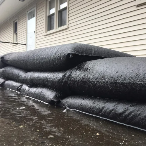 Vista 11 de Bolsas de inundación activadas por agua Quick Dam, 1 pie x 2 pies, paquete de 6. hese sandless sandbags are water-activated and self-inflating