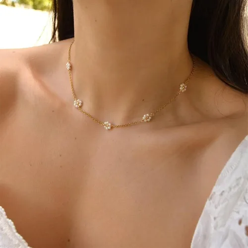 Vista 3 de Tewiky Collares de perlas para mujer, collar de oro delicado chapado en oro de 14 quilates, collar de perlas simples para mujer, collar de oro lindo
