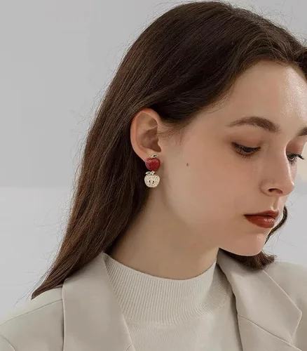 Vista 3 de WOWORAMA Aretes colgantes para profesores para mujer, aretes colgantes de manzana lindos para el regreso a clases, aretes de fútbol, regalos