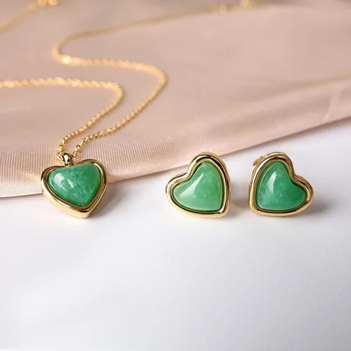 Vista 7 de Temoto Carnelian Crystal Stone Gold Heart Necklace for Women Red Pendant Necklaces Natural Healing Protection Anniversary Birthday Valentines Day
