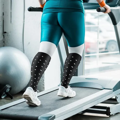 Vista 3 de CHARMKING 3 pares de calcetines de compresión de talla grande para mujeres y hombres, pantorrilla extra ancha de 15-20 mmHg, el mejor apoyo