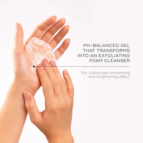 Vista 3 de Medik8 Surface Radiance Cleanse AHA and BHA Limpiador facial diario - Exfoliante, suave espuma facial - Limpiador facial antienvejecimiento - 5.0