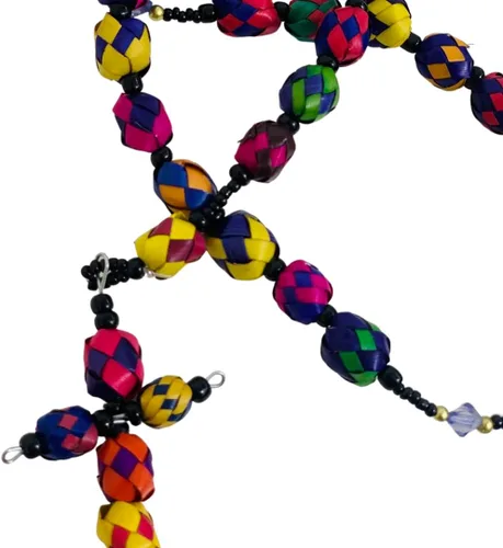 Vista 5 de Leos Imports Rosario de palma multicolor tradicional mexicano hecho a mano, rosario religioso católico/cristiano colorido - Hecho en México, Palma