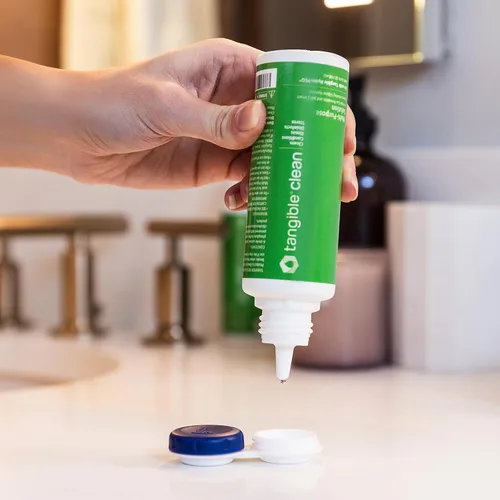 Vista 2 de Tangible Clean - Solución multiusos para lentes de contacto con estuche para lentes, tamaño viajero 3.4 FL Oz