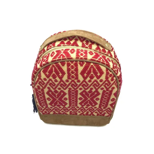 Vista 5 de Backpack "Luisa", made by Jühue Artesanal, handmade backpack made in Mexico, Red backpack, hand embroidery, unique piece, embroidered backpack