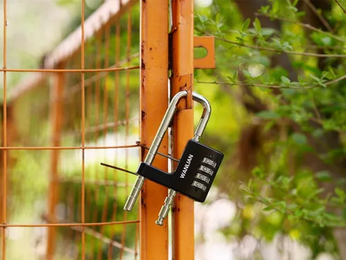 Vista 4 de Cerradura de combinación, cerradura de combinación de 4 dígitos, grillete de 3/8 pulgadas de largo, candado impermeable para exteriores