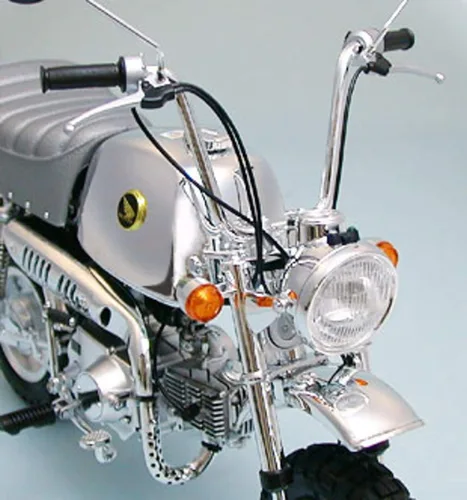 Vista 7 de Tamiya Honda Gorilla 1/6 Motocicleta