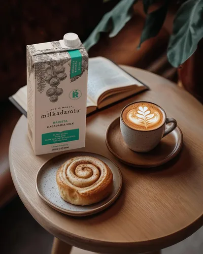 Vista 4 de Milkadamia Barista Leche de Macadamia, Excelente Fuente de Calcio, a Base de Plantas, Kosher, Sin Gluten y Sin OMG, 32 Onzas Líquidas (Paquete de 6)