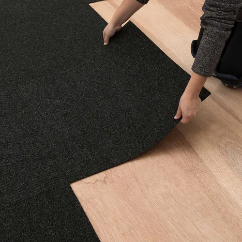 Vista 20 de Mohawk Home Baldosa de alfombra de 24" x 24" para interiores/exteriores, altura de pelo de 0.25", despegar y pegar, poliéster negro, (15 baldosas)