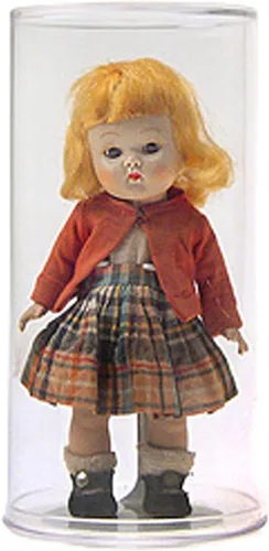 Vista 2 de Pioneer Plastics 280C Ronda de plástico vitrinas para muñecas, osos, figuras de acción, 4" W x 8" H