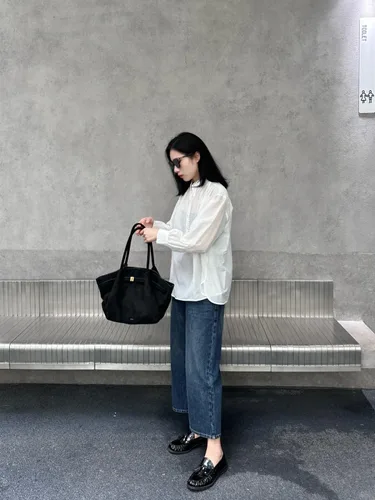 Vista 2 de JW PEI Bolso tote mediano Hana para mujer