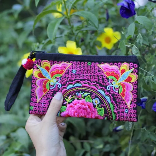 Vista 2 de Sabai Jai - Bolso de pulsera para teléfono inteligente - Carteras de embrague bordadas a mano Boho Rosa Amaranto
