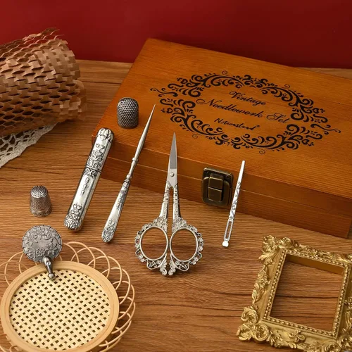 Vista 5 de Kit de tijeras de bordado vintage, regalo de Navidad para profesionales de costura, kit de costura antiguo europeo, herramientas de costura Plata