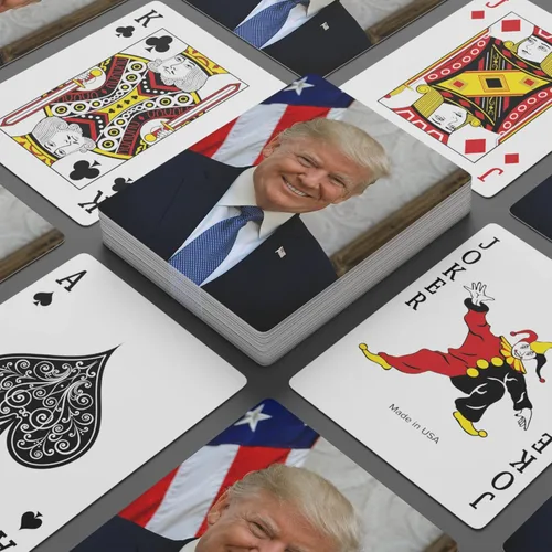 Vista 2 de Brian Bula Cartas de juego de Trump divertidas tarjetas de póquer del presidente Trump