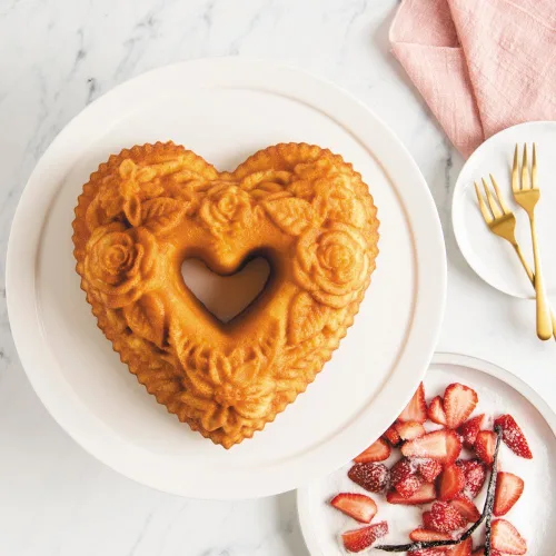 Vista 2 de Nordic Ware Wildflower Heart Bundt, 6 tazas, caramelo