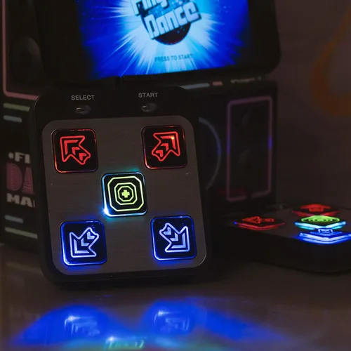 Vista 8 de Thumbs Up Retro Games Console Arcade Finger Dance Mat Máquina de consola de mano, compatible con iPhone, Samsung y otros teléfonos inteligentes