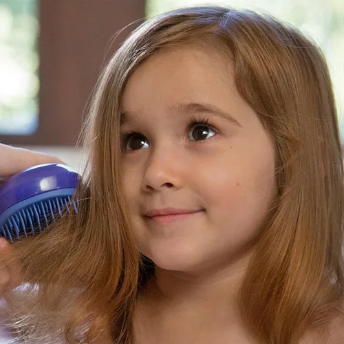 Vista 6 de MONAT Acondicionador Junior Gentle - Un acondicionador para el cabello antiencrespamiento seguro y suave para niños que se enjuaga rápidamente. Todo