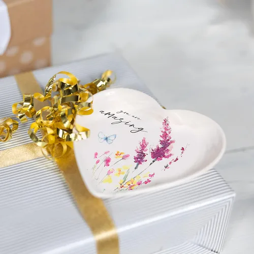 Vista 5 de Pavilion - You Are Amazing - Plato de recuerdo de cerámica en forma de corazón, diseño floral de acuarela, regalo del día de la madre, regalos