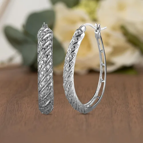 Vista 3 de Natalia Drake Aretes de aro grandes con diamantes ovalados en diagonal para mujer, en plata de ley 925 chapada en rodio, Metal precioso., Diamante